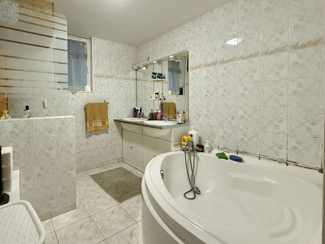 Appartement à SAINT-LYS