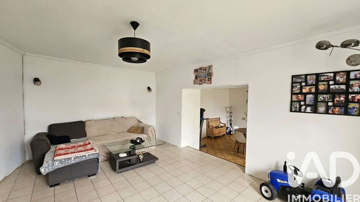 Maison 160 m² à Saint-Ciers-Sur-Bonnieure  - photo 3