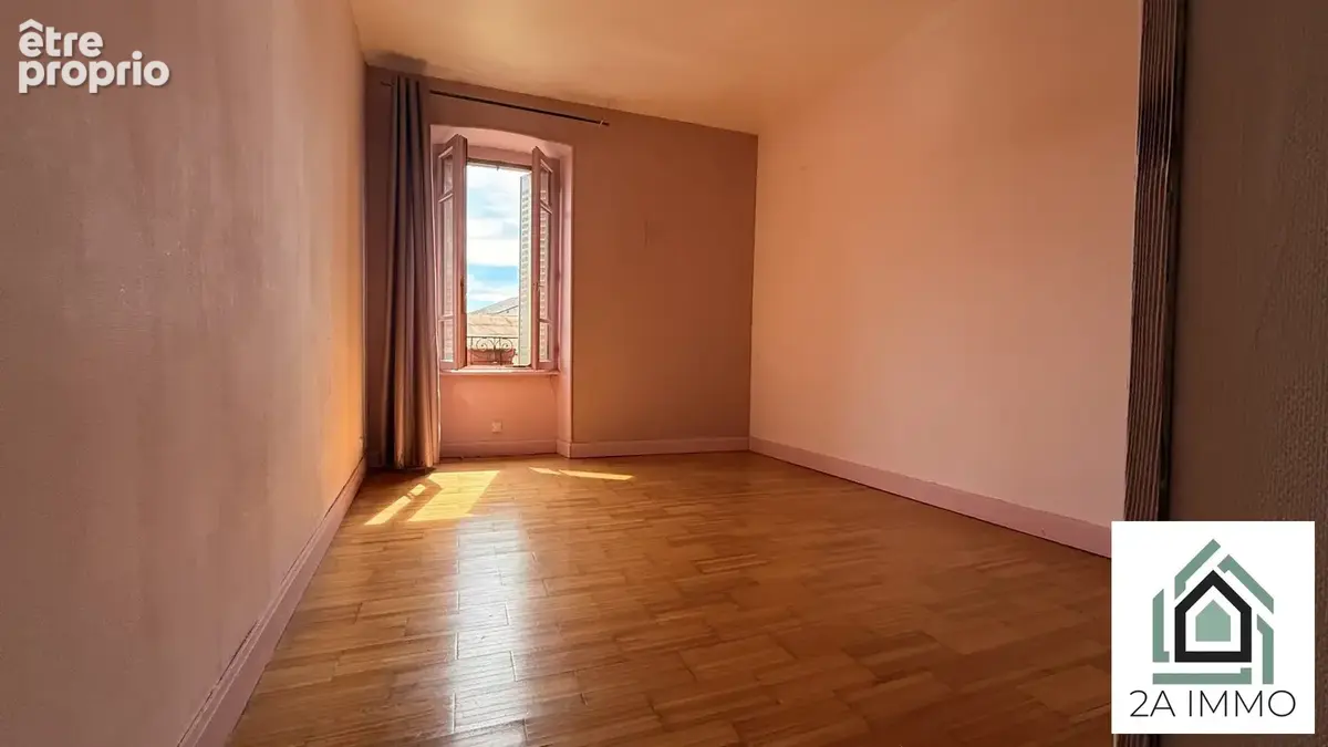 Maison 6 pièces 156 m² à vendre à Saint-Ours (63230) - photo 9