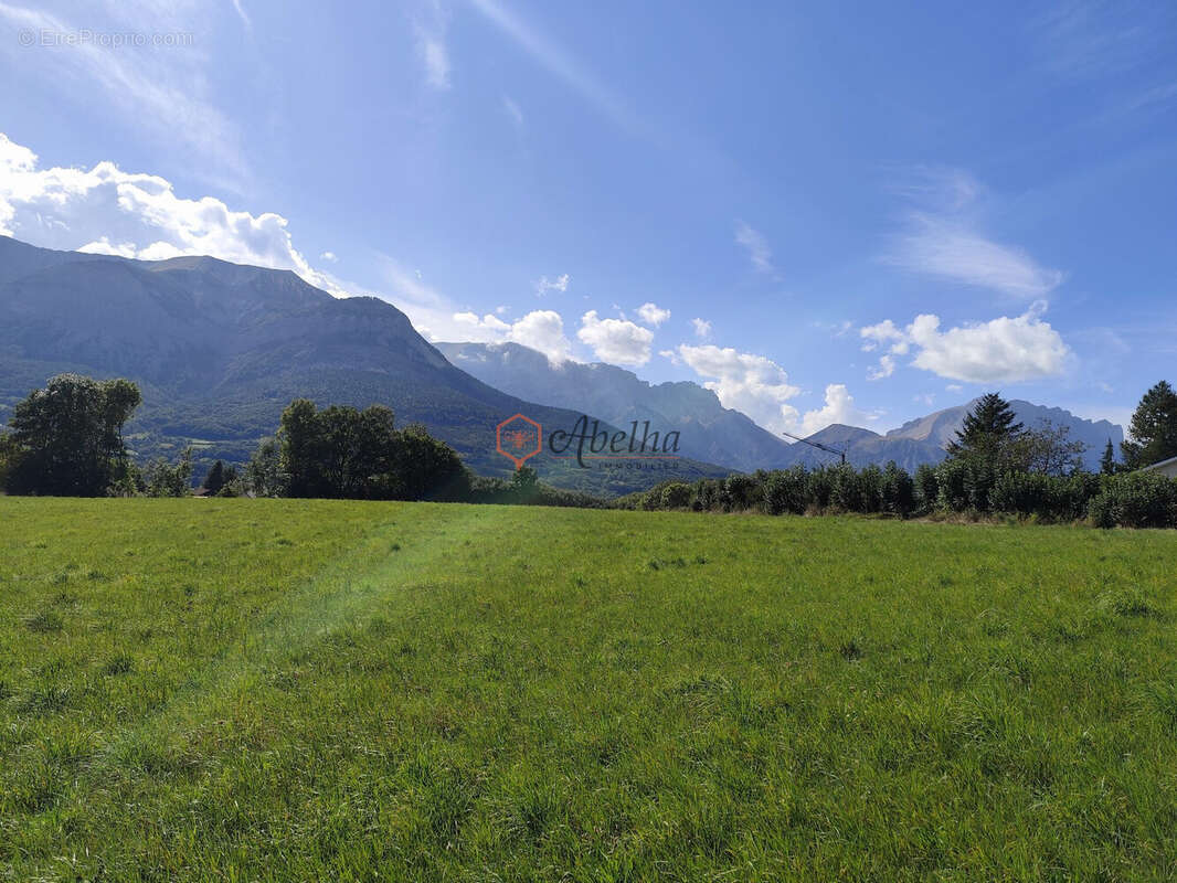 Terrain à SAINT-BONNET-EN-CHAMPSAUR