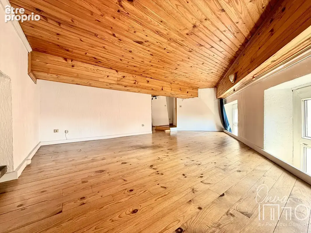 Hôtel de Ville - Rue Romarin - T2 en duplex de 55m² - photo 7