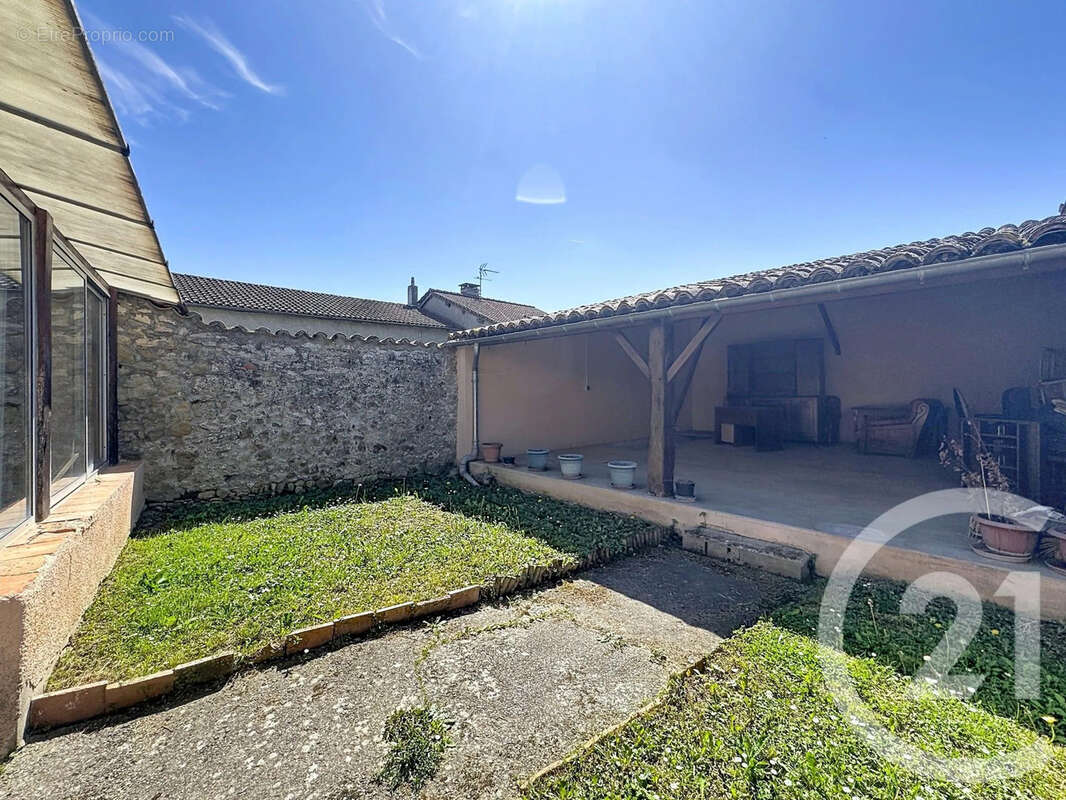 Maison à MAUVEZIN
