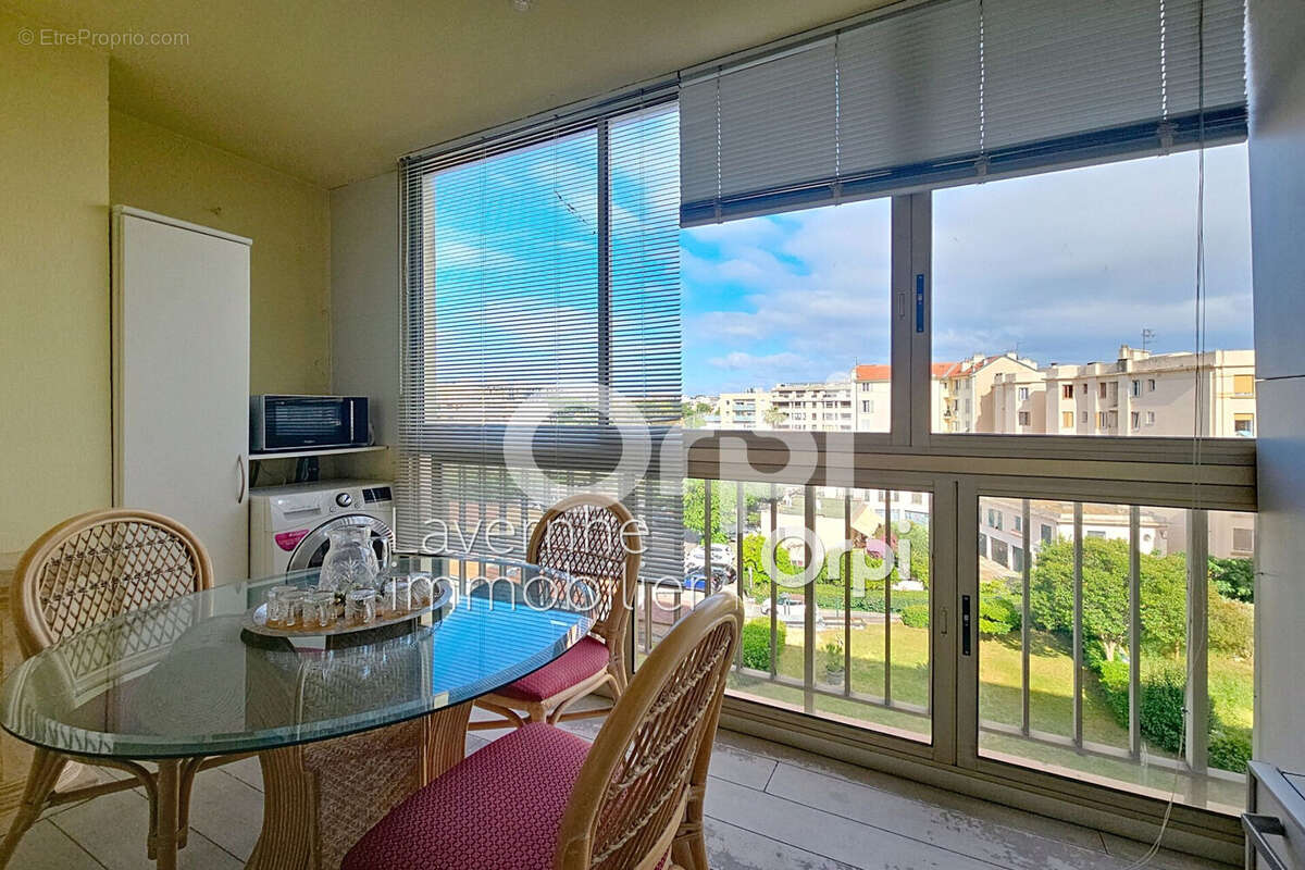 Appartement 92 m² à Antibes  - photo 3
