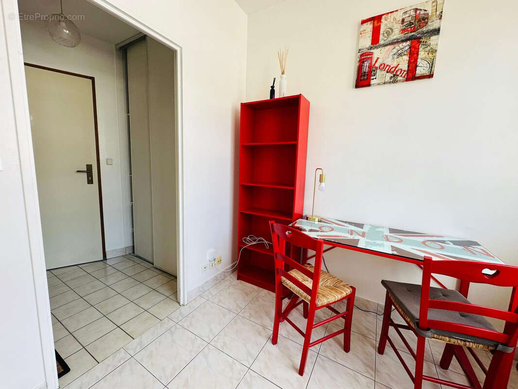 A vendre studio libre tours gare - photo 4