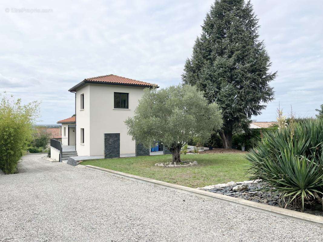 Maison à CASTELGINEST