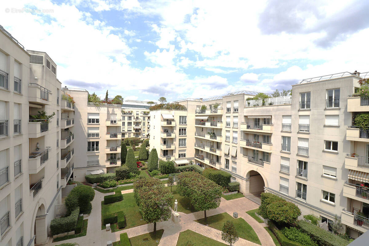 Appartement à ISSY-LES-MOULINEAUX