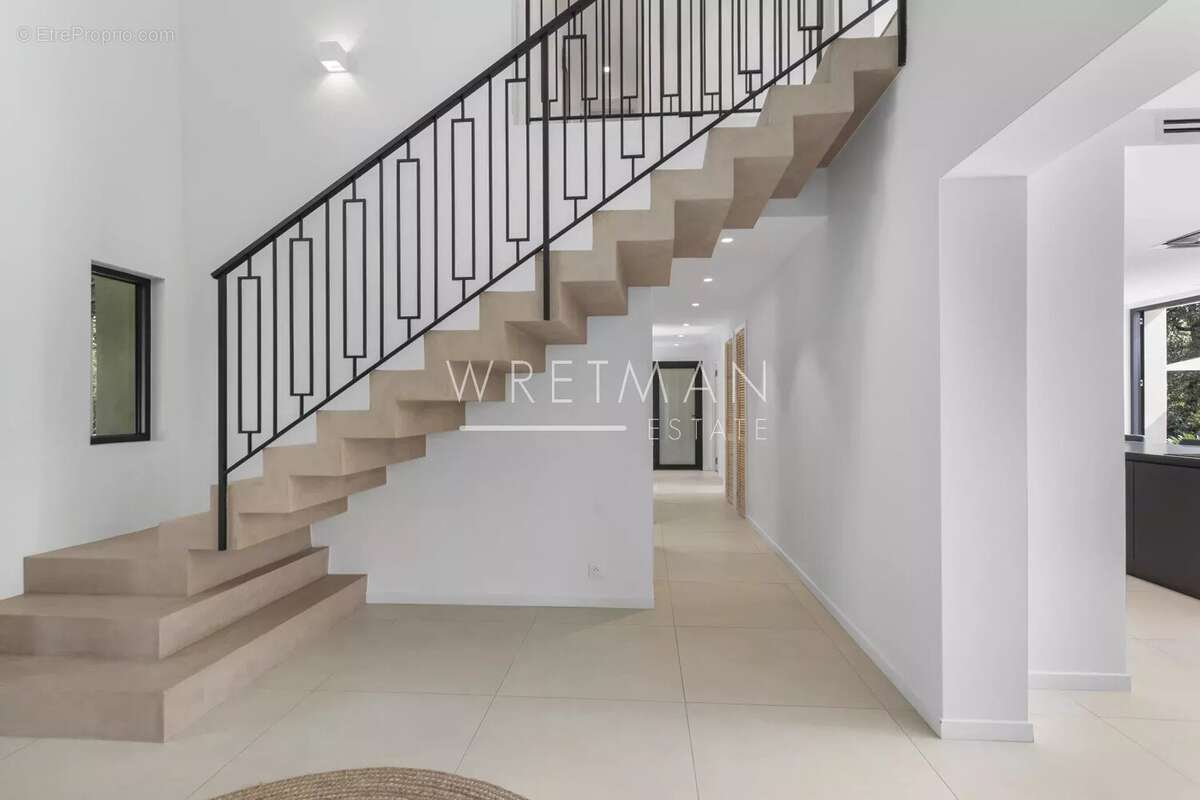 Maison à ROQUEFORT-LES-PINS