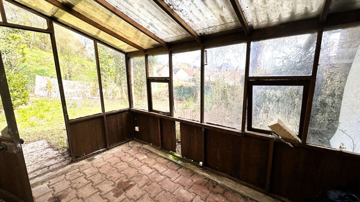 Maison à SAINT-VICTOR-DE-BUTHON