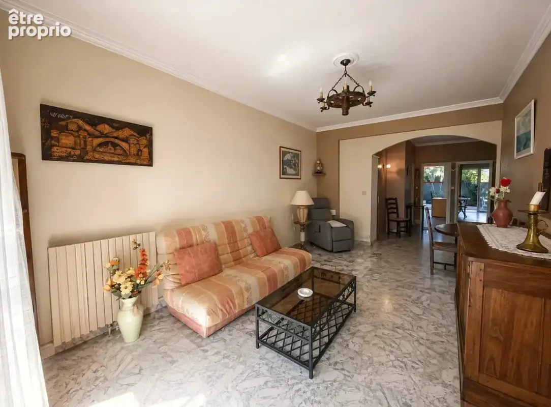 3 pièces de 70 m² en rez de jardin - traversant- Cave - À 2 minutes des plages à pied. - photo 4