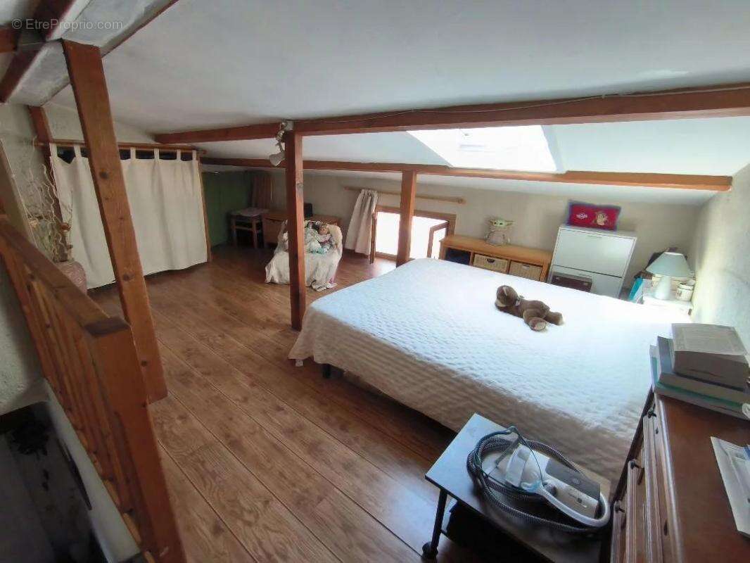 Appartement à CHATEAUNEUF-GRASSE