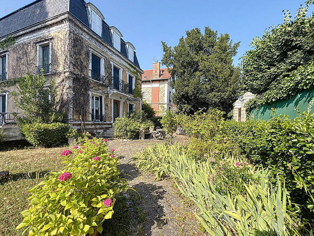 Maison à BRY-SUR-MARNE