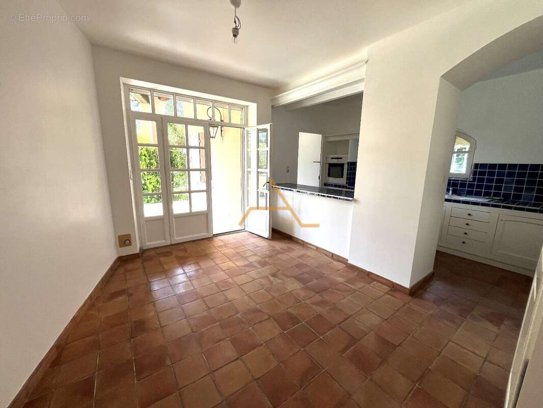 Maison à VALREAS