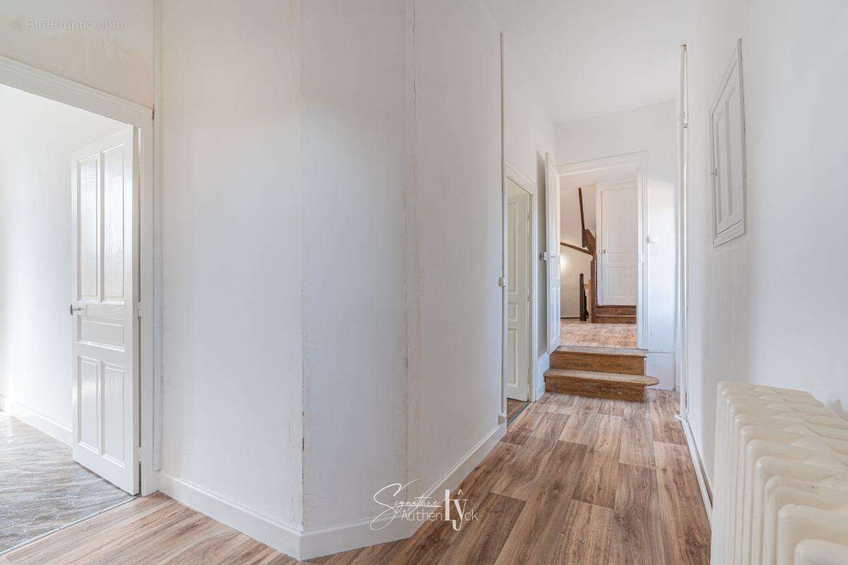 Maison 182 m² à Saint-Crepin-Et-Carlucet  - photo 10