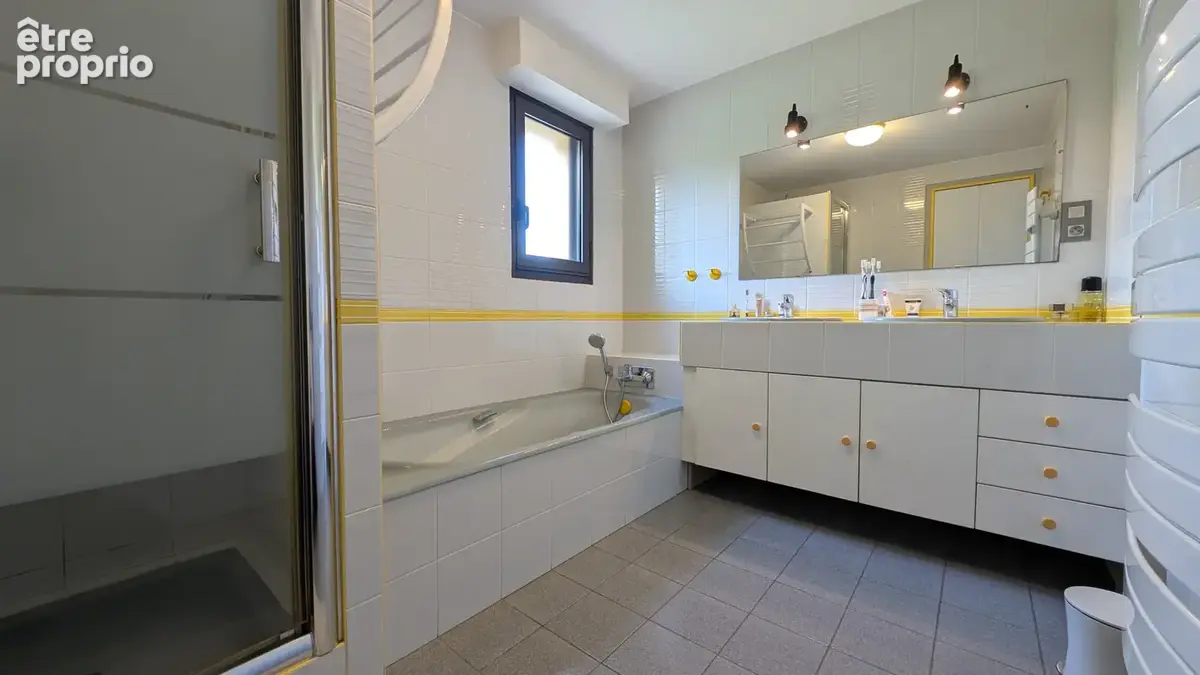 Maison familiale 130 m2   Grand terrain   Centre des Landes-Genusson - photo 10