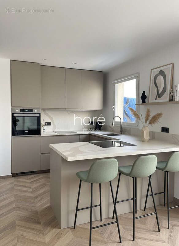 Appartement à LA GARENNE-COLOMBES