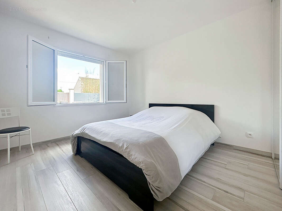 Maison à ROSNY-SUR-SEINE