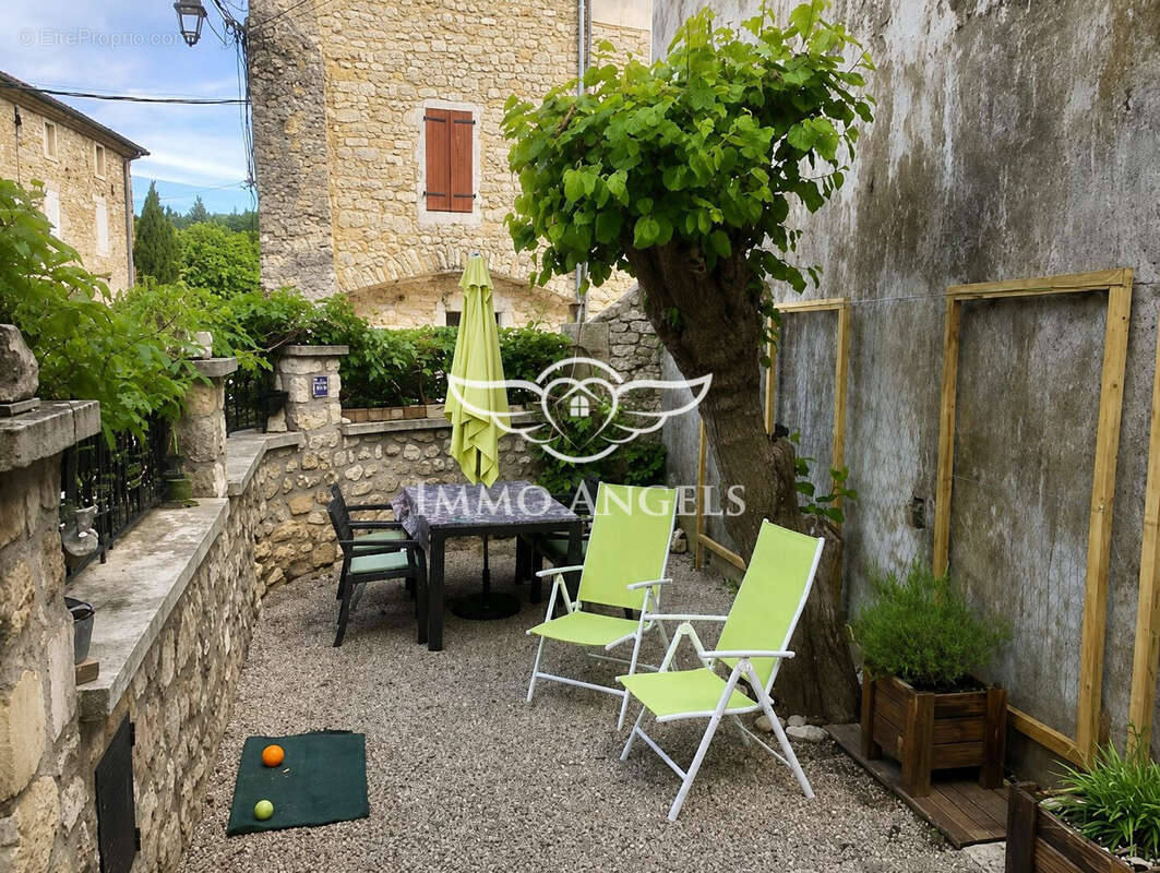 Maison à SAINT-REMEZE