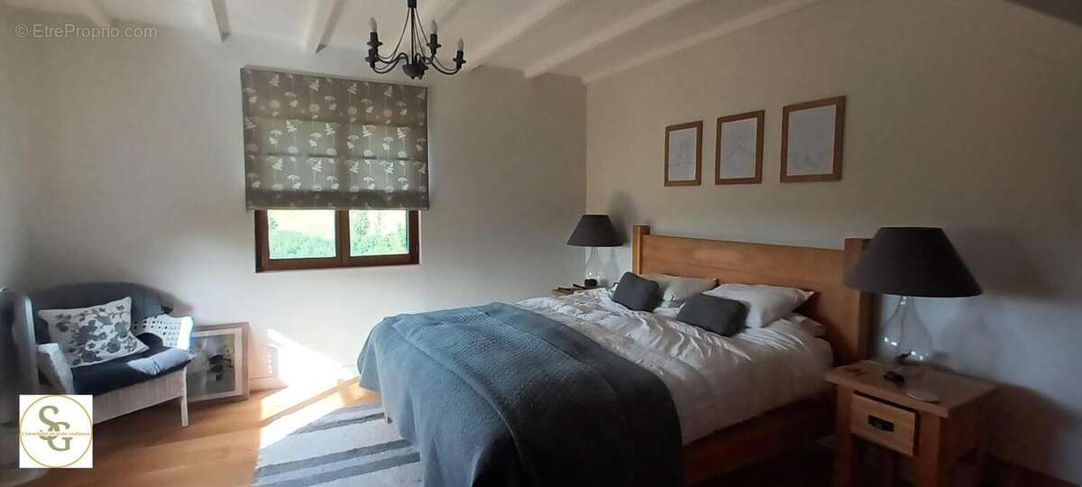   - Maison à CASTELNAU-DE-MONTMIRAL