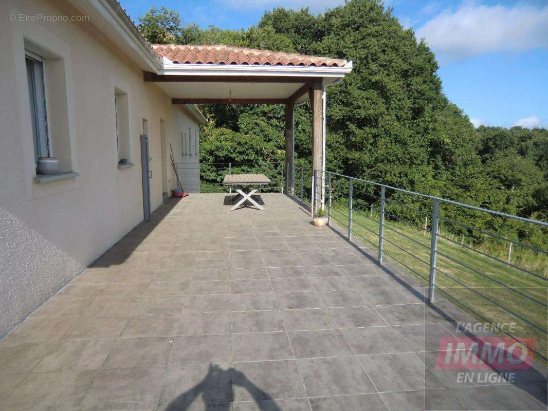 Maison 275 m² à Thermes-Magnoac  - photo 4