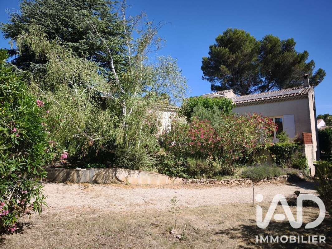 Maison 151 m² à Villeneuve-Les-Avignon  - photo 4