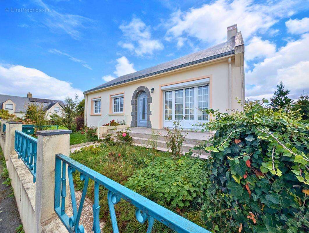 Maison à SAINTE-LUCE-SUR-LOIRE