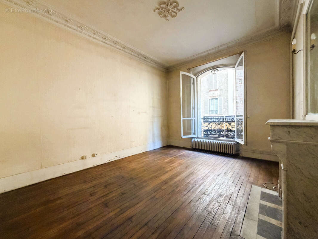 Place de la Nation - Appartement Haussmannien - photo 5