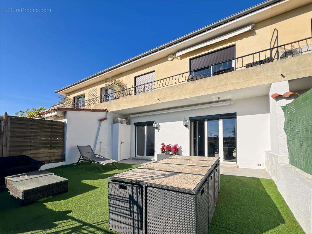 Appartement À Vendre T2 40M² TERRASSE 60M² - photo 2