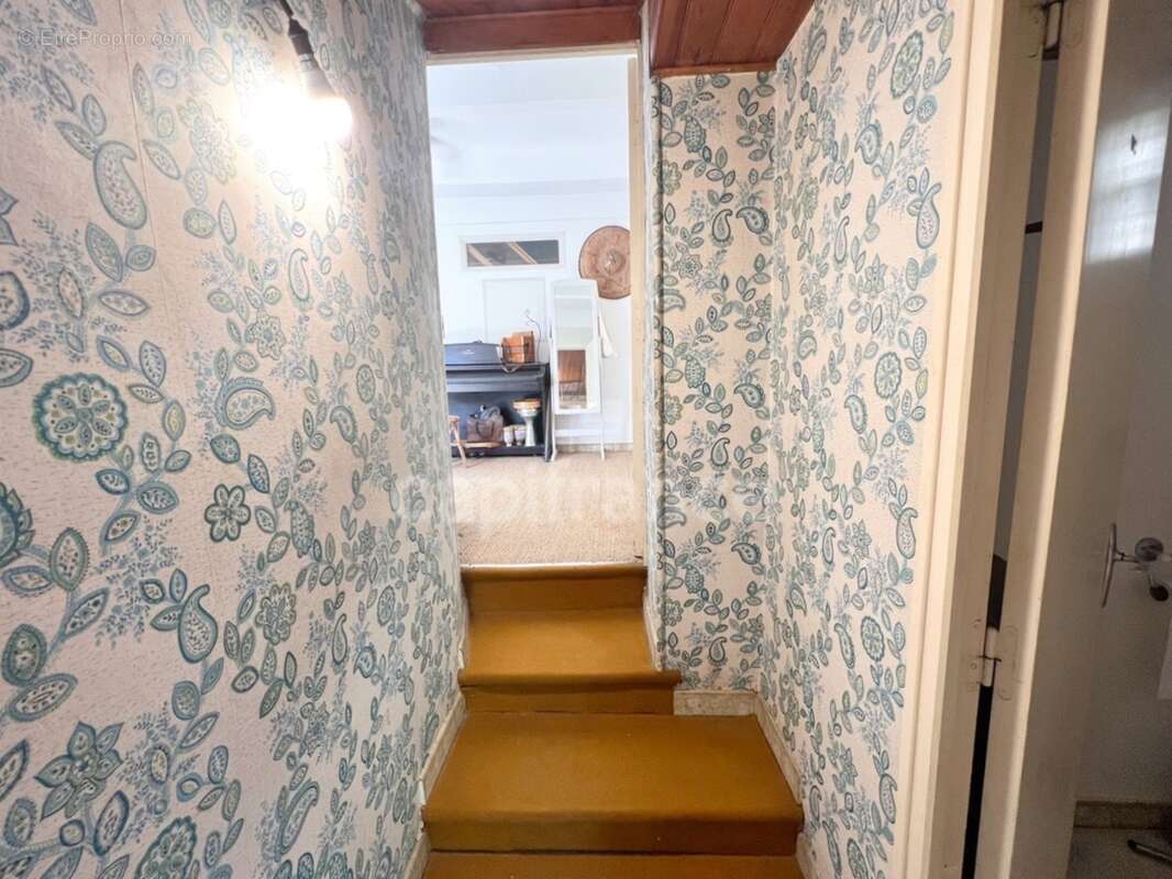 Maison à vendre à Digne-les-Bains – 115 m², 4 chambres, jardin arboré de 300 m², fort potentiel - photo 20