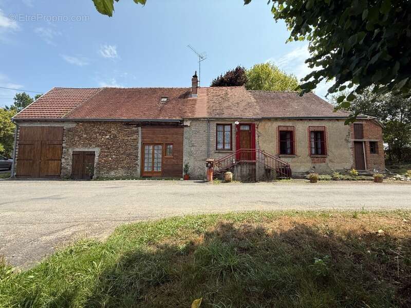 Longère en pierre 90m², sur terrain de 2379m² 69 990 € - photo 32