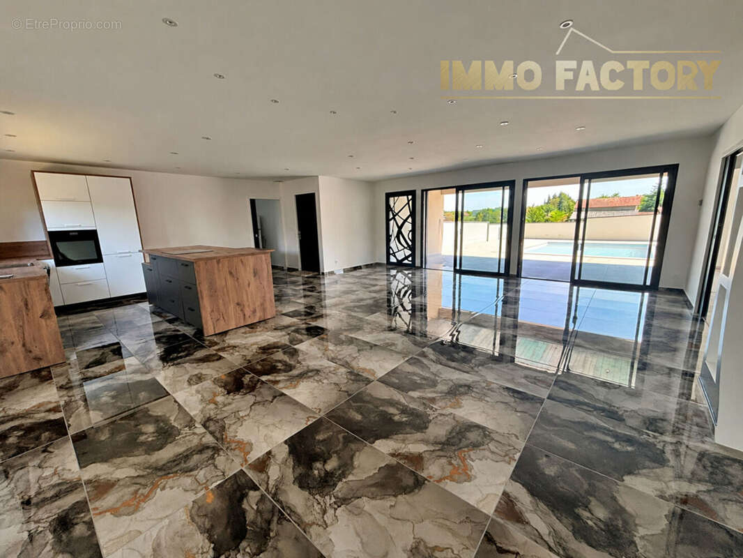 Maison plain-pied 5 pieces 125 m² saint-alban-les-eaux - photo 7