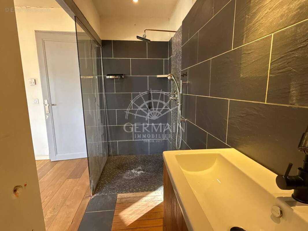 Maison à L'ISLE-SUR-LA-SORGUE