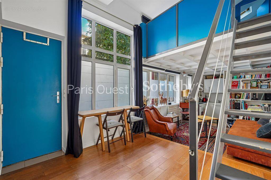 Appartement à NEUILLY-SUR-SEINE
