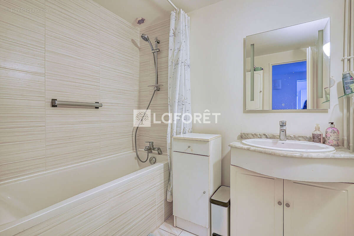 Appartement à EMERAINVILLE