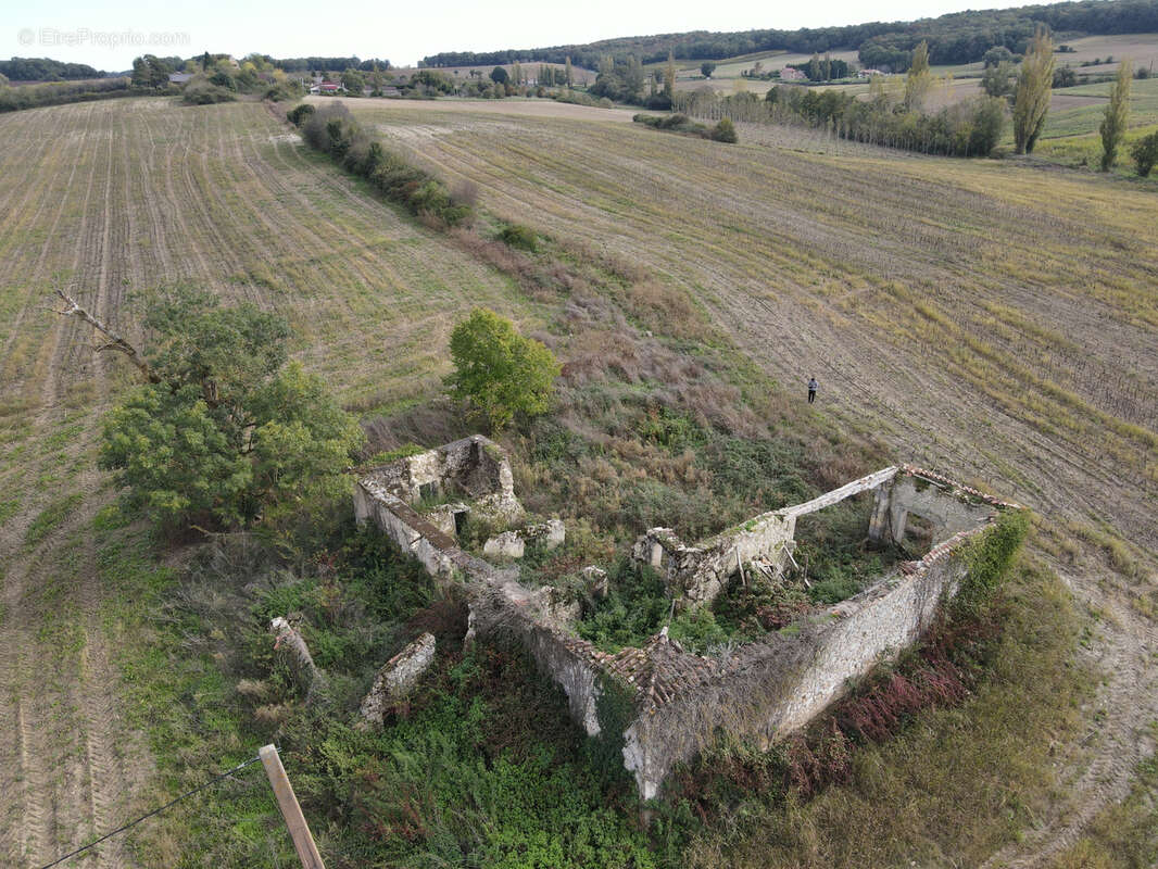 Ancienne ferme à rénover avec vue sur un lac au calme proche de Fourcès - photo 4