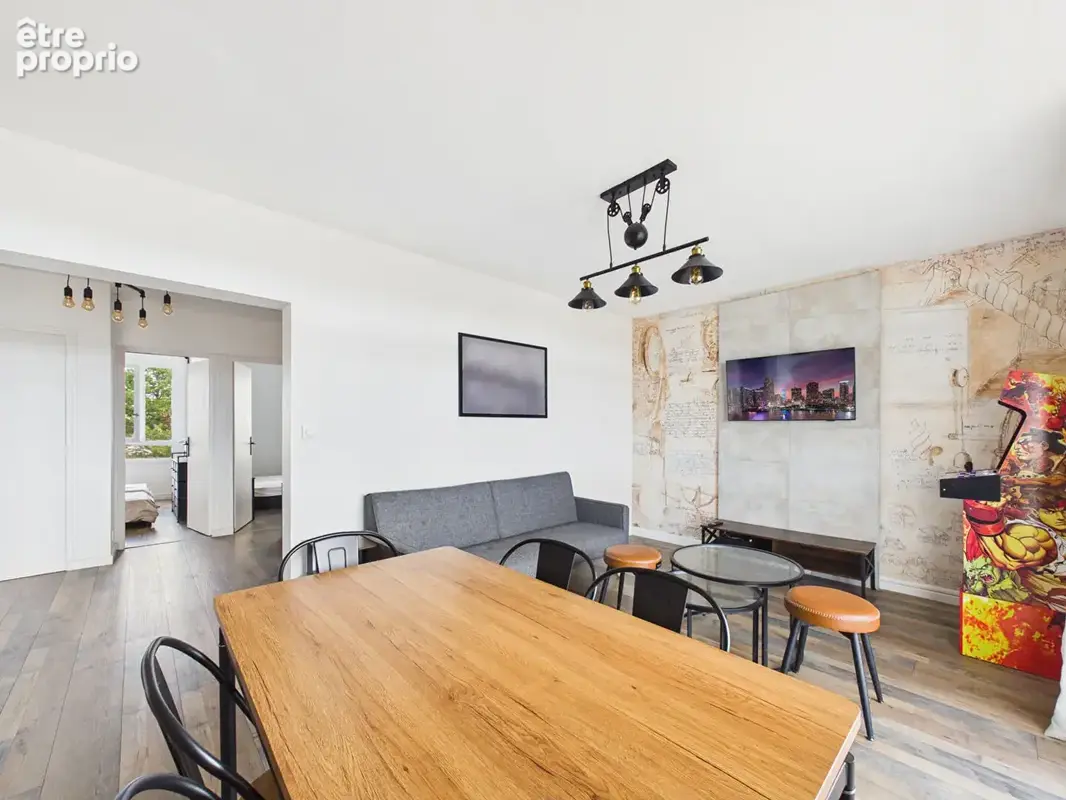 Appartement entièrement rénové T4 de 71 m2 avec balcon et cave - photo 3