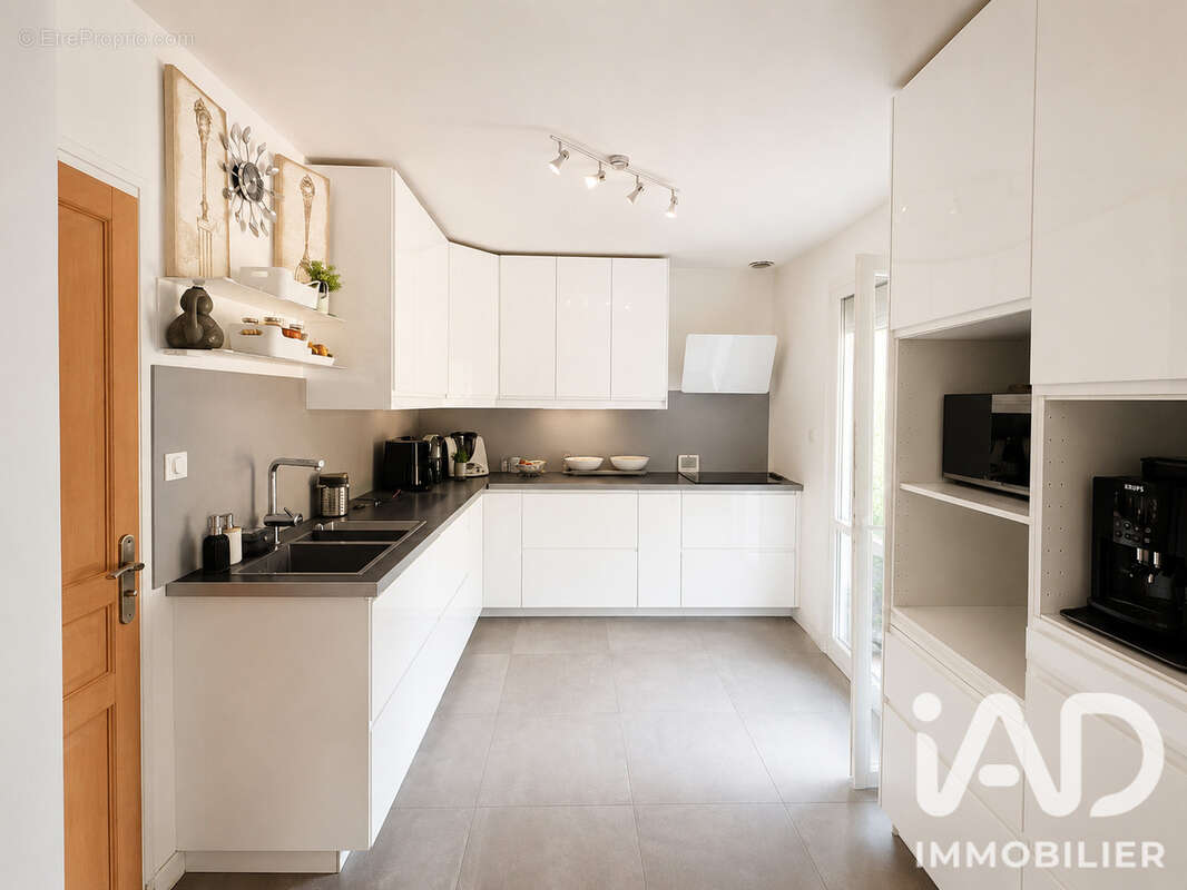 Maison 155 m² à Saint-Martin-En-Biere  - photo 7