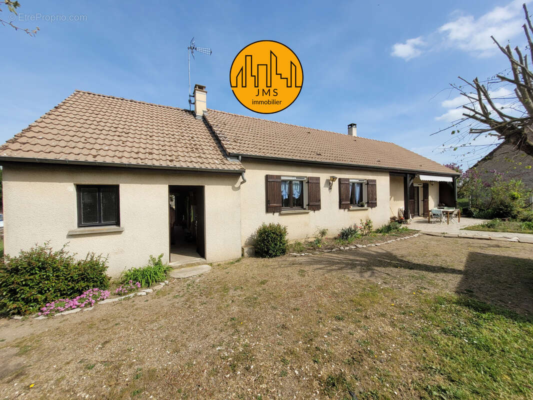 Maison à YZEURE