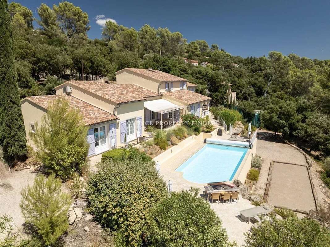 Maison à ENTRECASTEAUX