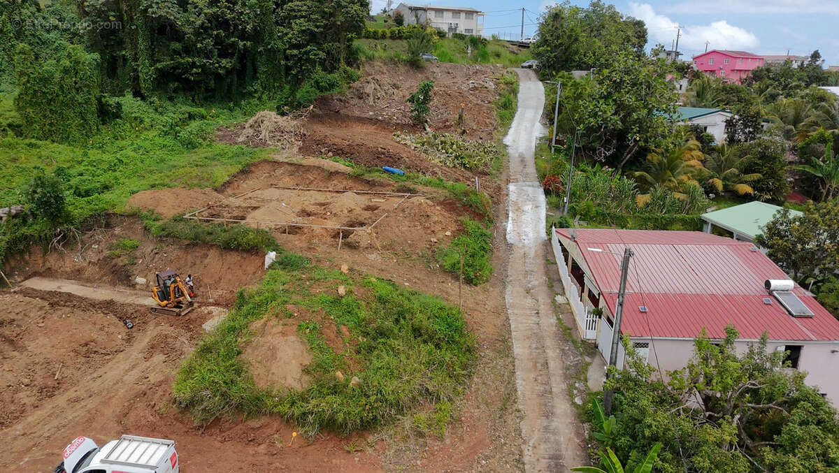 Terrain à LE VAUCLIN