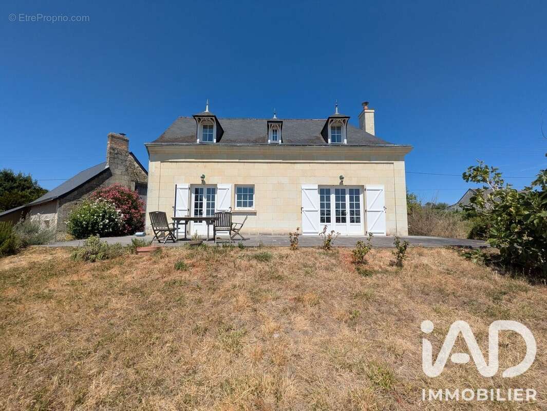 Maison 167 m² à Saint-Nicolas-De-Bourgueil  - photo 3