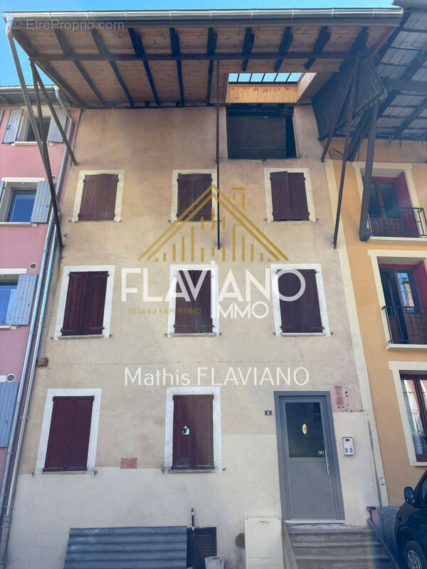 Immeuble - 5 appartements - boutique - plateau/x - photo 21