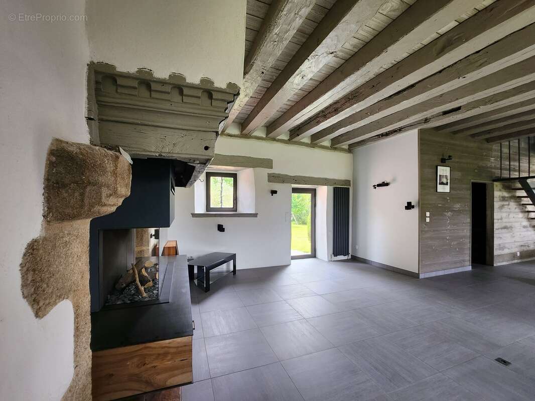 Maison à MAGNAC-BOURG