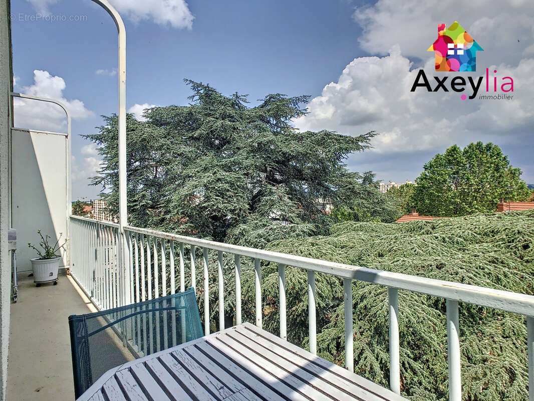 A vendre - roanne centre ville - grand appartement 4 chambres avec deux garages - photo 5