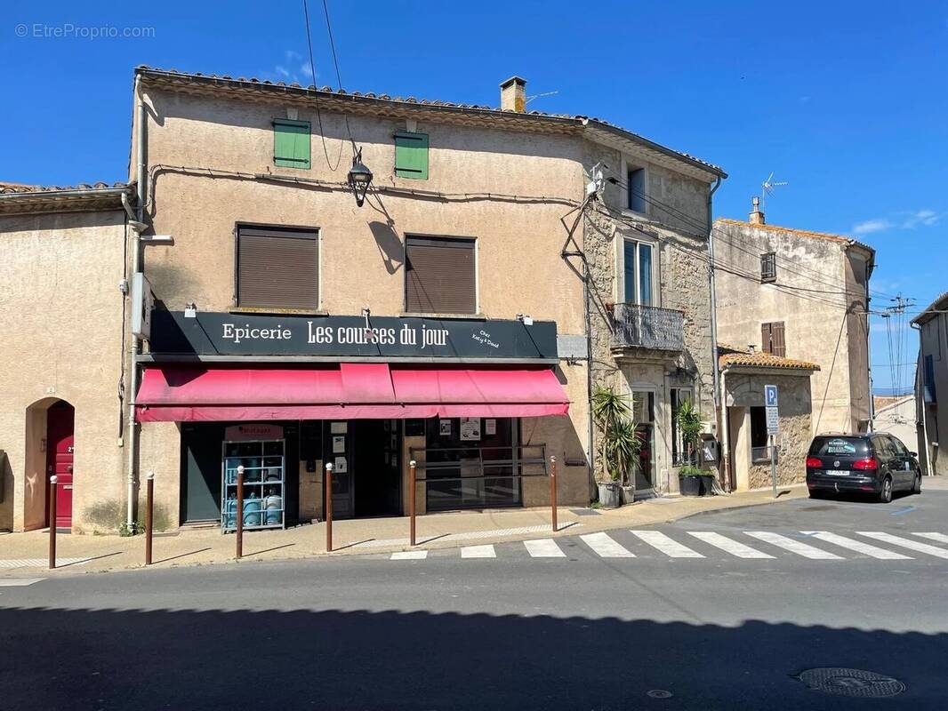 Commerce à CASTELNAU-DE-GUERS