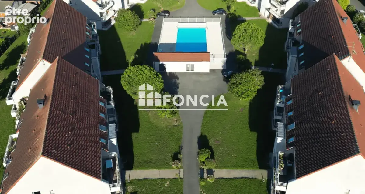 Le calme de la campagne et la proximité de la ville, très agréable T2 avec grand balcon, parking et piscine - photo 10