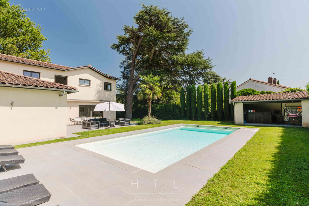 Maison contemporaine de 420 m2 avec piscine à Écully - photo 22