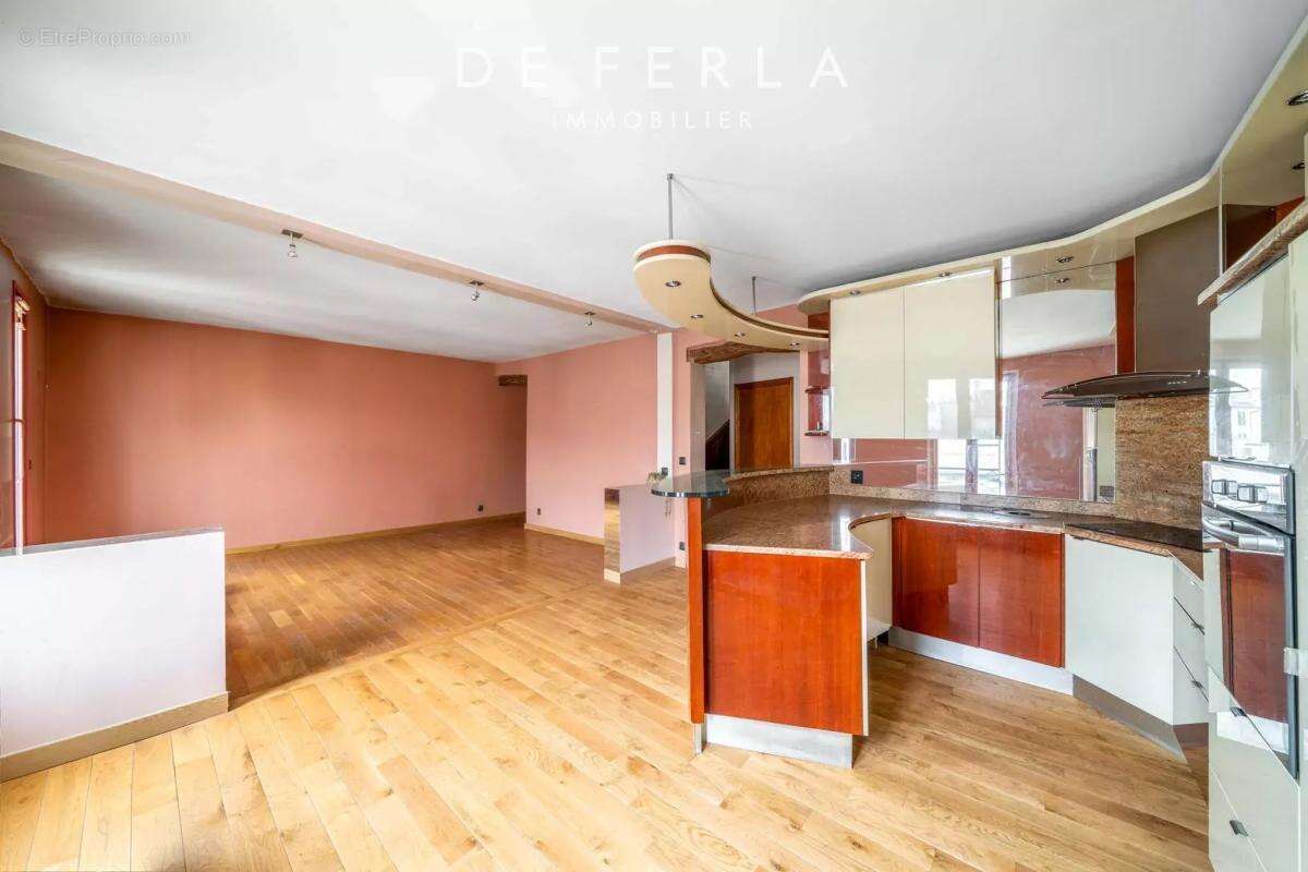 Appartement à PARIS-14E