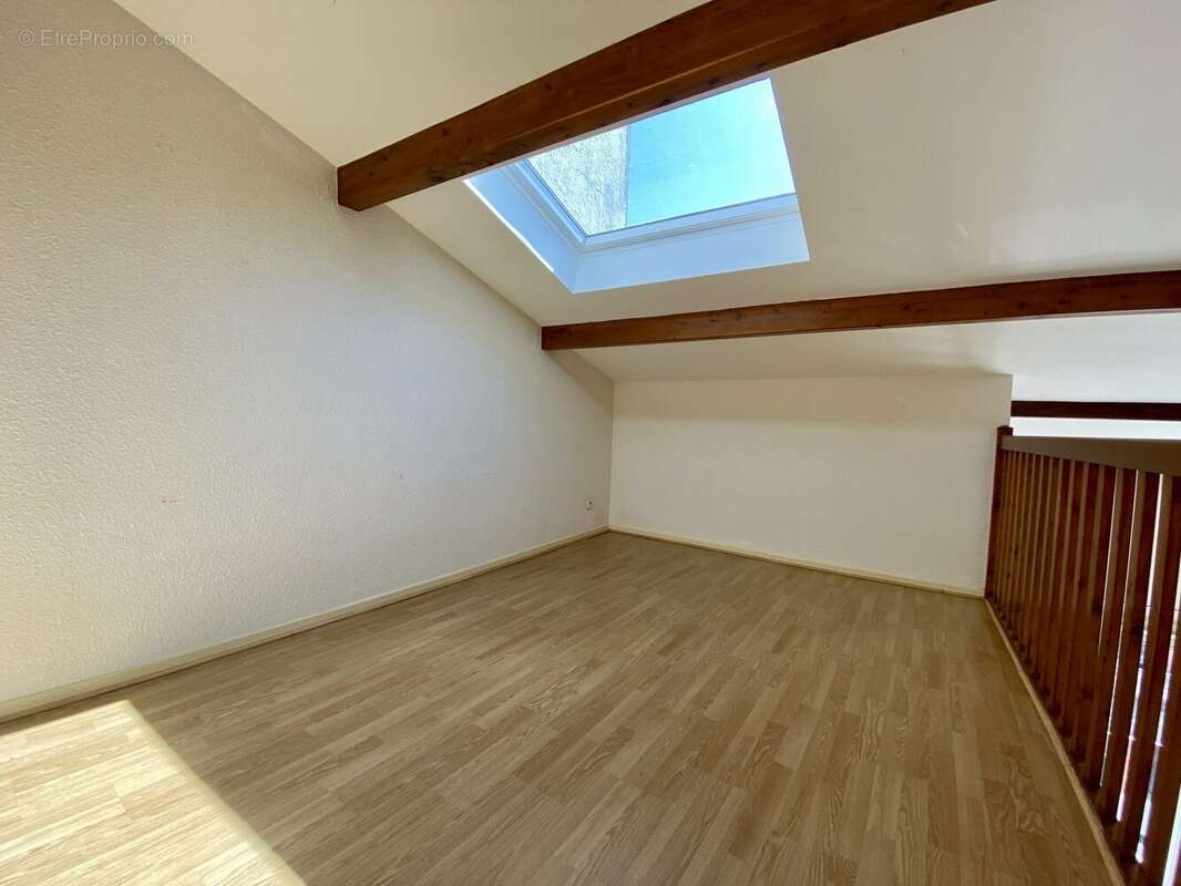 Appartement à BOURG-DE-PEAGE