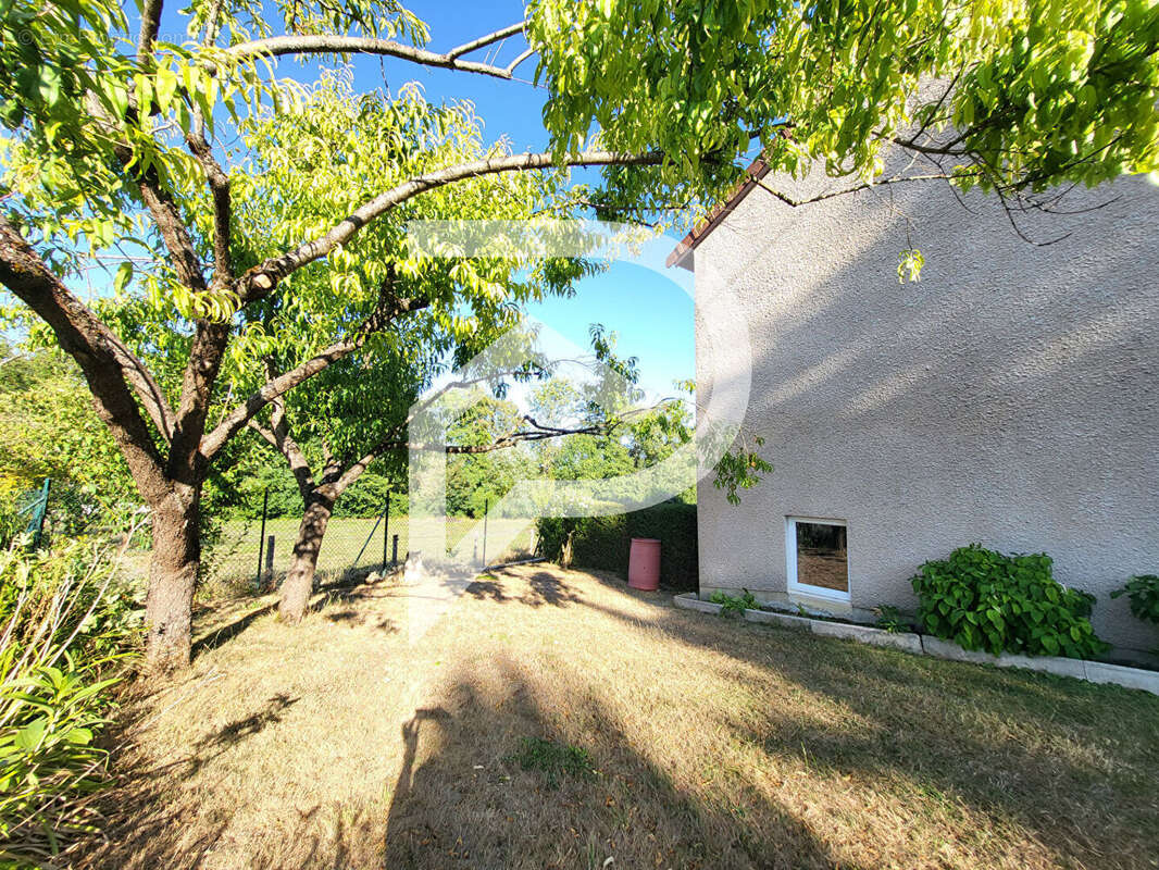 Maison Dommartin Le Saint Pere 4 pièce(s) - photo 2