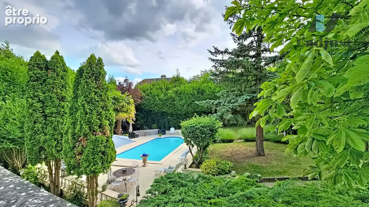 Maison familiale avec piscine et parc paysagé à Saint-Pierre-lès-Nemours (22mn de FONTAINEBLEAU) - photo 4